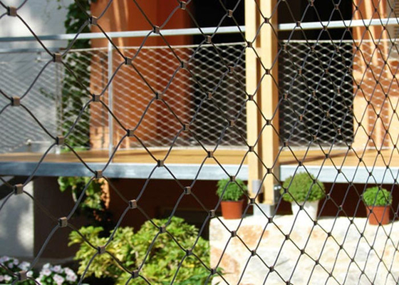 Lưới thép không gỉ lan can linh hoạt tùy chỉnh cho ban công với lỗ sắt 2.0 mm 50 * 50 mm