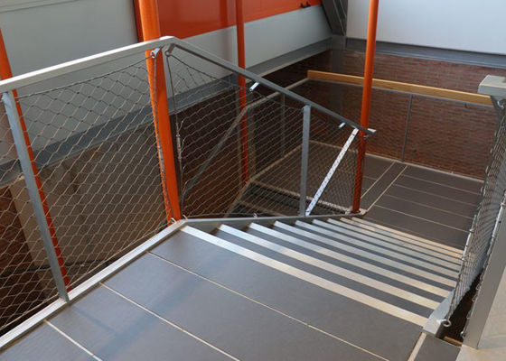 Cầu thang chống ăn mòn Lưới thép không gỉ Lưới lỗ 50 X 50mm