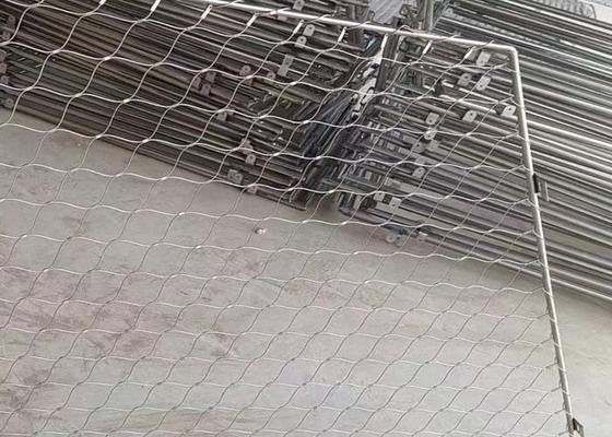 Treo lưới thép không gỉ an toàn linh hoạt và tuyệt vời