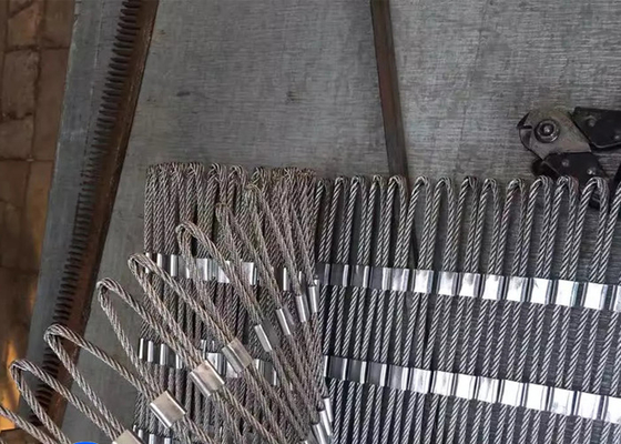 Lưới thép không gỉ Tính linh hoạt Chống ăn mòn cho các trò chơi giải trí